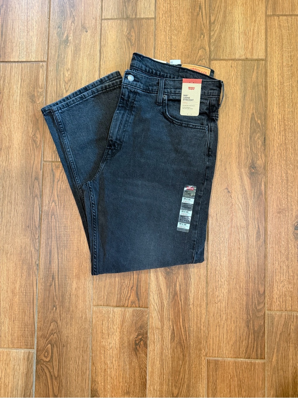 Levi's 569 Men's Black loose Straight Jeans / 38x30 / nwt